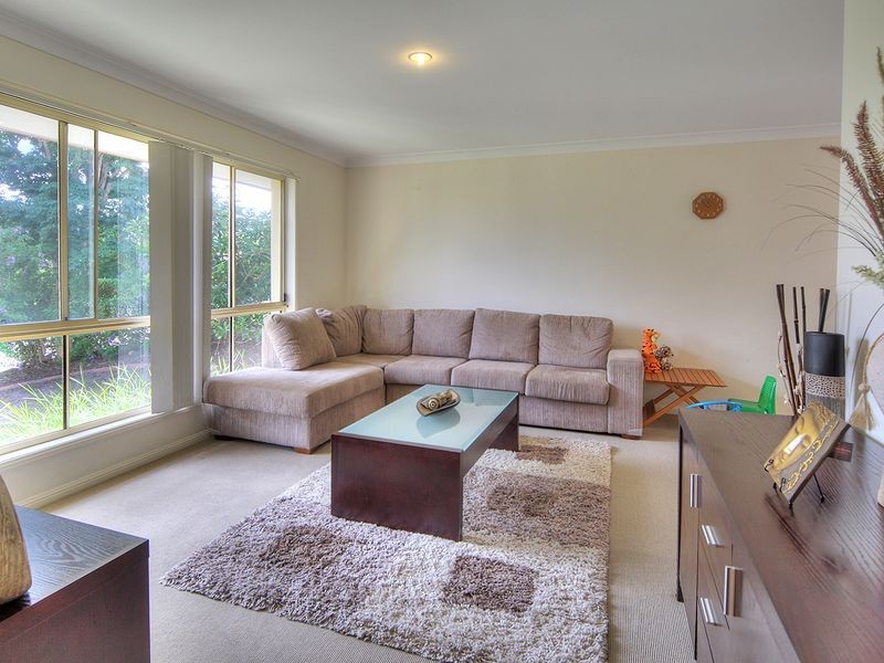 27 Naracoorte Place, Parkinson QLD 4115