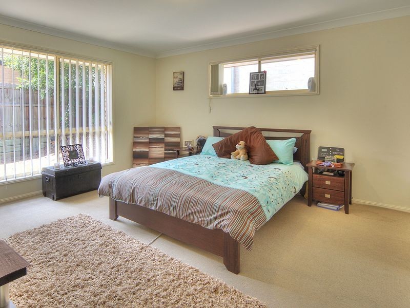 27 Naracoorte Place, Parkinson QLD 4115