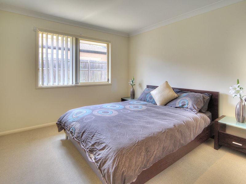 27 Naracoorte Place, Parkinson QLD 4115