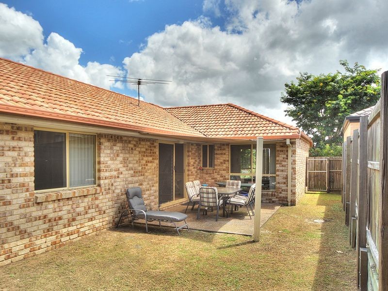 27 Naracoorte Place, Parkinson QLD 4115