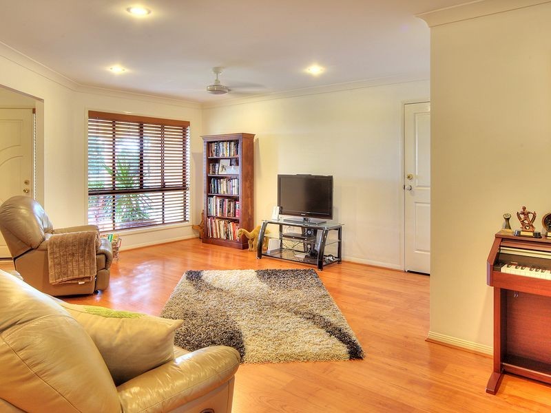 19 Yewleaf Place, Calamvale QLD 4116