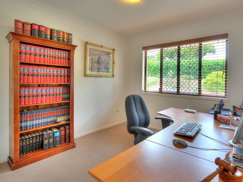 19 Yewleaf Place, Calamvale QLD 4116