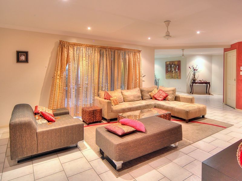 10 Eldena Place, Parkinson QLD 4115