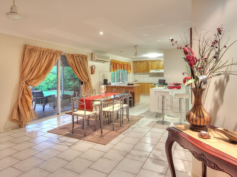10 Eldena Place, Parkinson QLD 4115