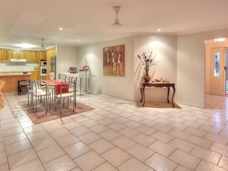 10 Eldena Place, Parkinson QLD 4115