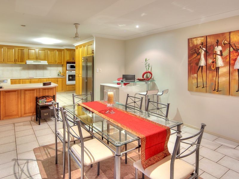 10 Eldena Place, Parkinson QLD 4115
