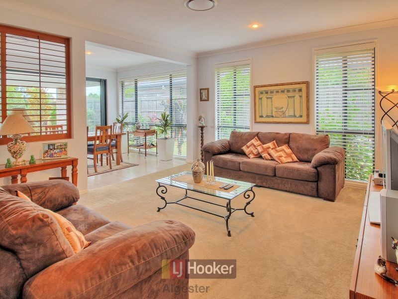 4 Vaucluse Place, Parkinson QLD 4115