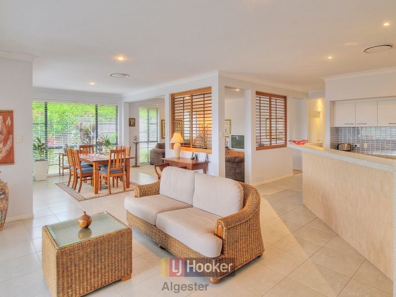 4 Vaucluse Place, Parkinson QLD 4115