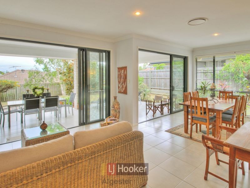 4 Vaucluse Place, Parkinson QLD 4115