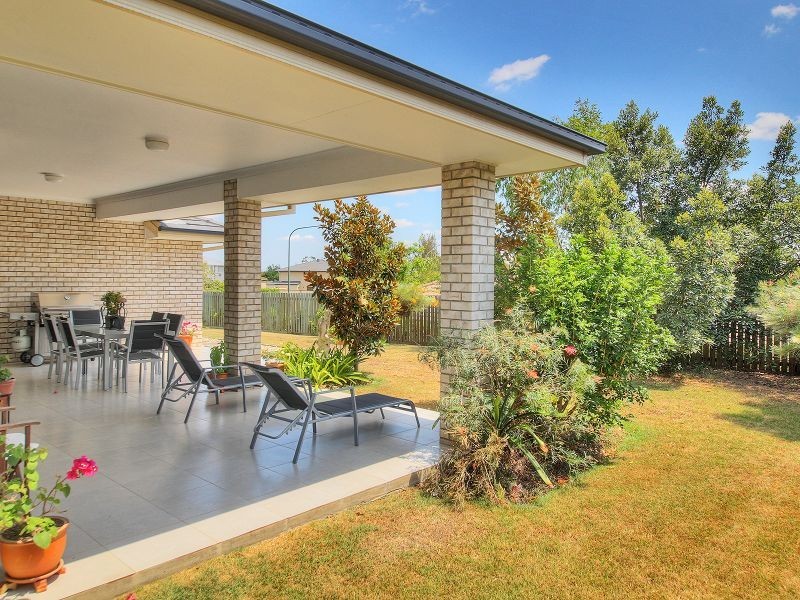 4 Vaucluse Place, Parkinson QLD 4115