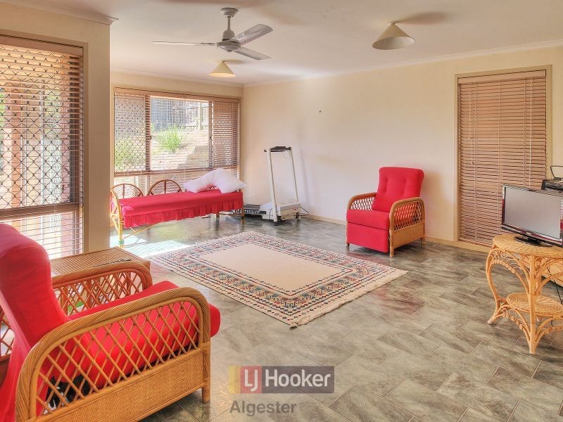 28 Pinewood Court, Algester QLD 4115