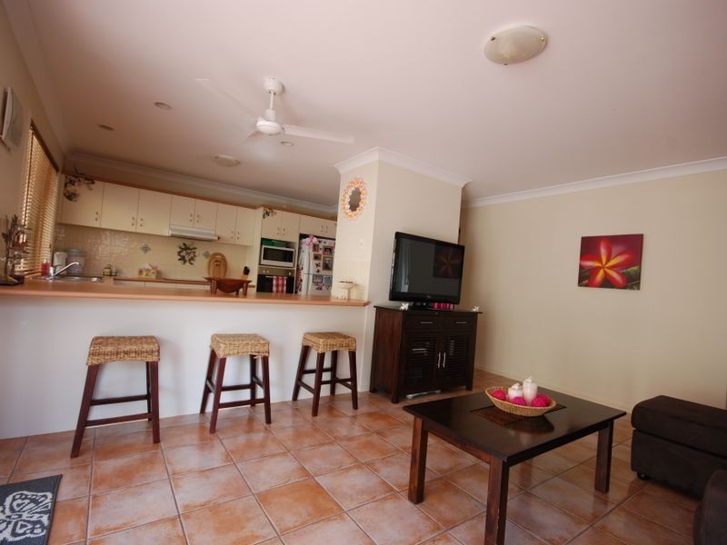 16 Carnegie Close, Parkinson QLD 4115