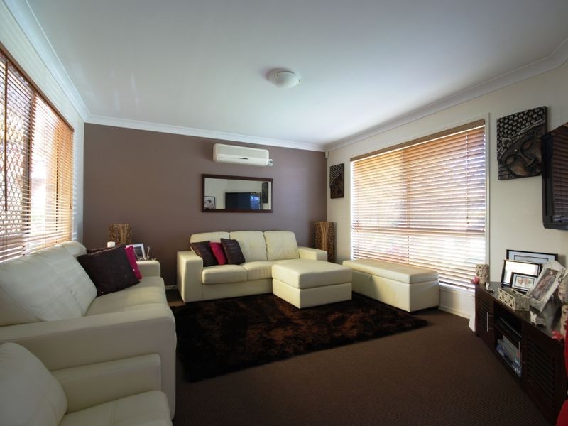16 Carnegie Close, Parkinson QLD 4115