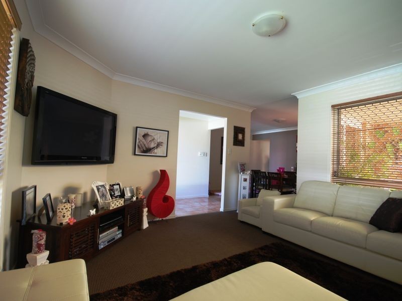 16 Carnegie Close, Parkinson QLD 4115