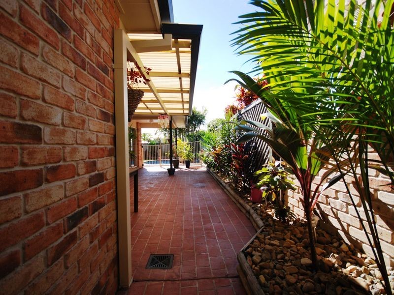 16 Carnegie Close, Parkinson QLD 4115