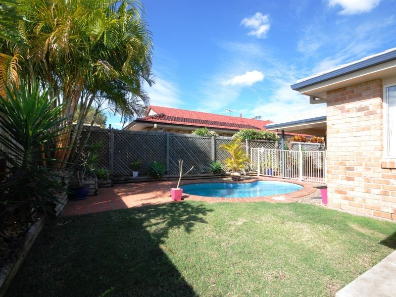 16 Carnegie Close, Parkinson QLD 4115