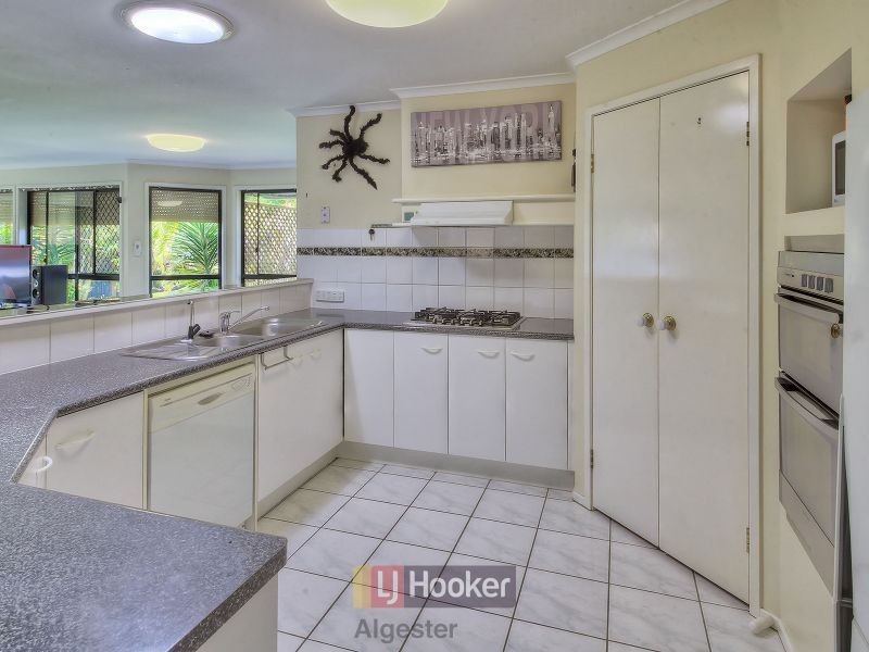 24 Fernhill Place, Parkinson QLD 4115