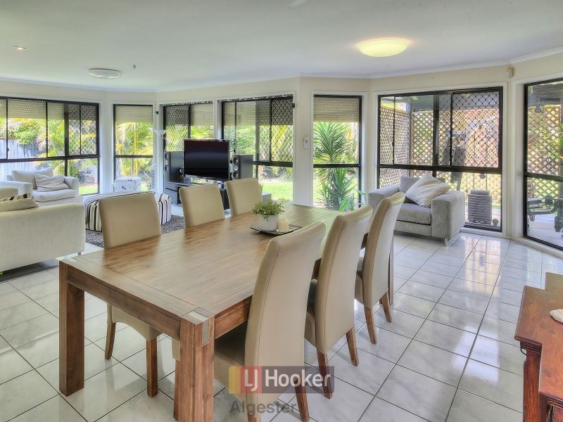 24 Fernhill Place, Parkinson QLD 4115