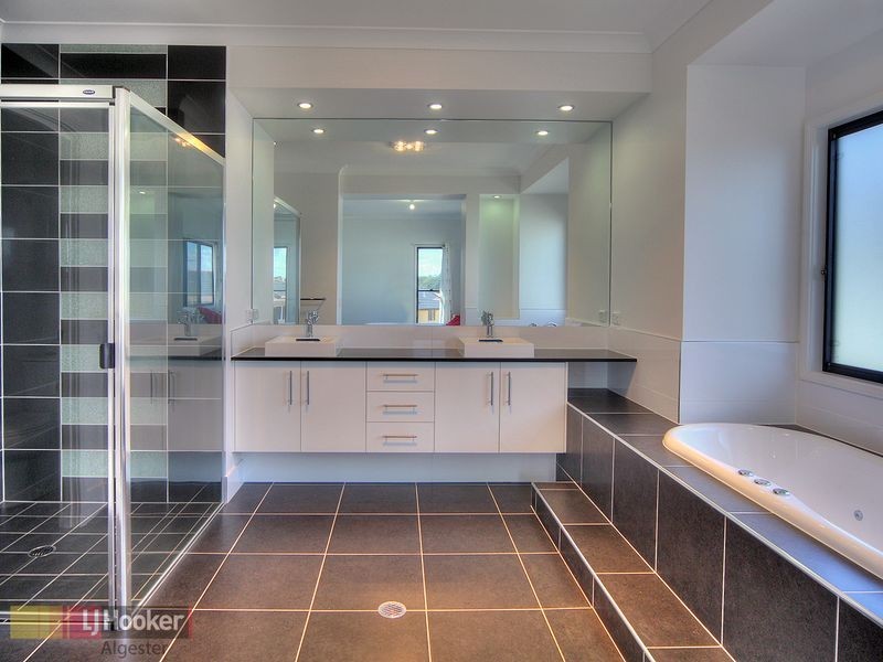 150 Hawthorne Circuit, Stretton QLD 4116