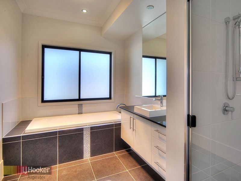 150 Hawthorne Circuit, Stretton QLD 4116