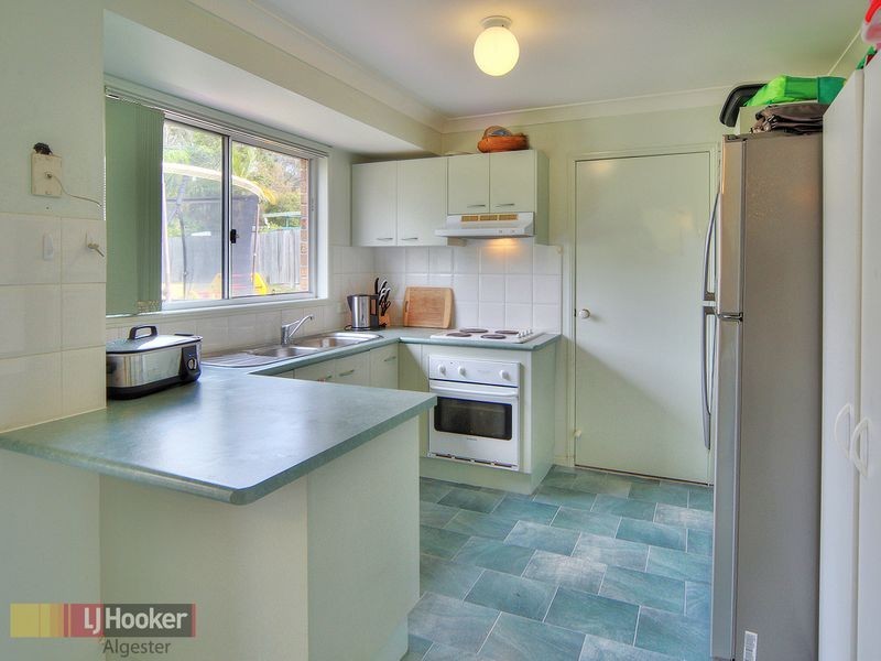 6 Lutea Close, Regents Park QLD 4118