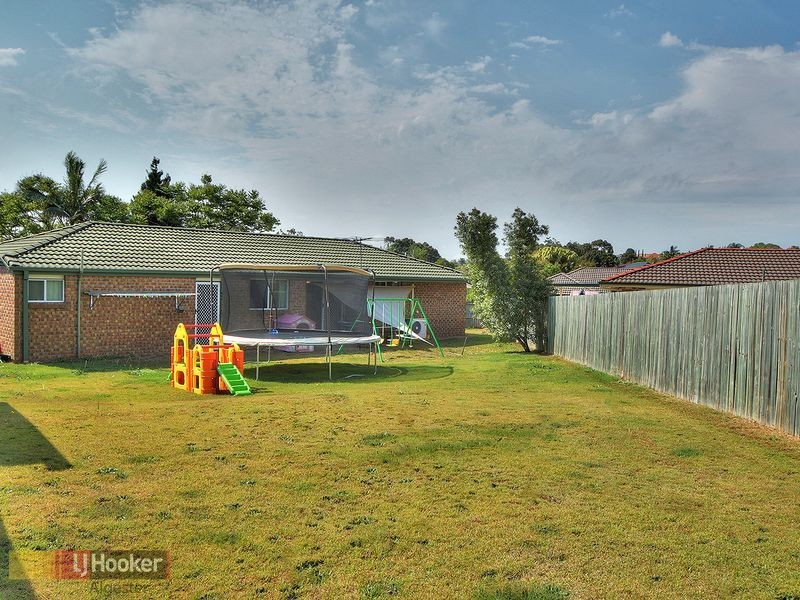 6 Lutea Close, Regents Park QLD 4118