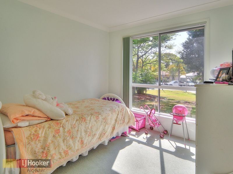 6 Lutea Close, Regents Park QLD 4118