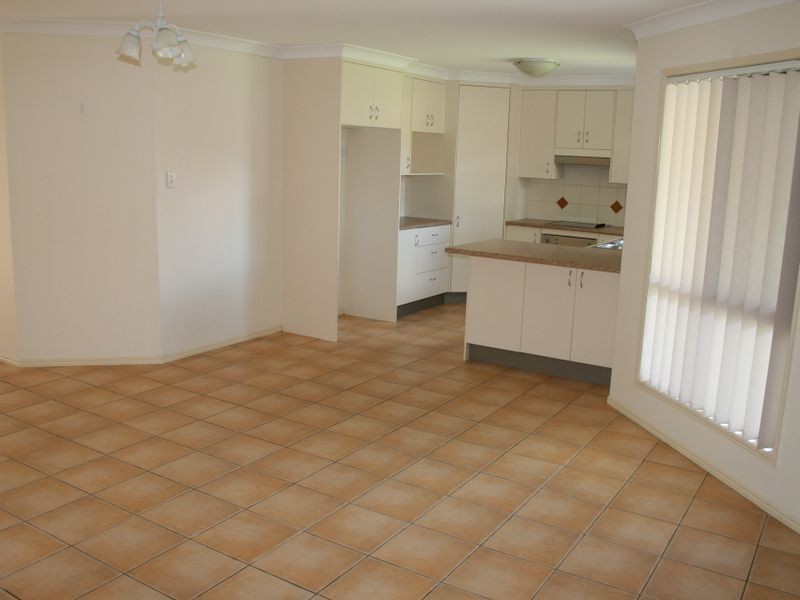 9 Central Street, Calamvale QLD 4116