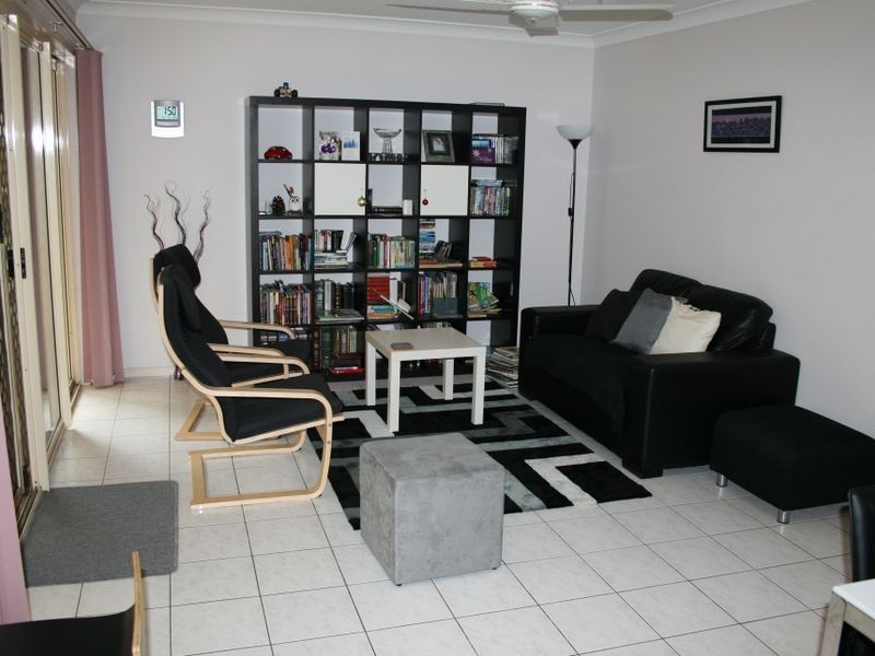 76 Bannockburn Crescent, Parkinson QLD 4115