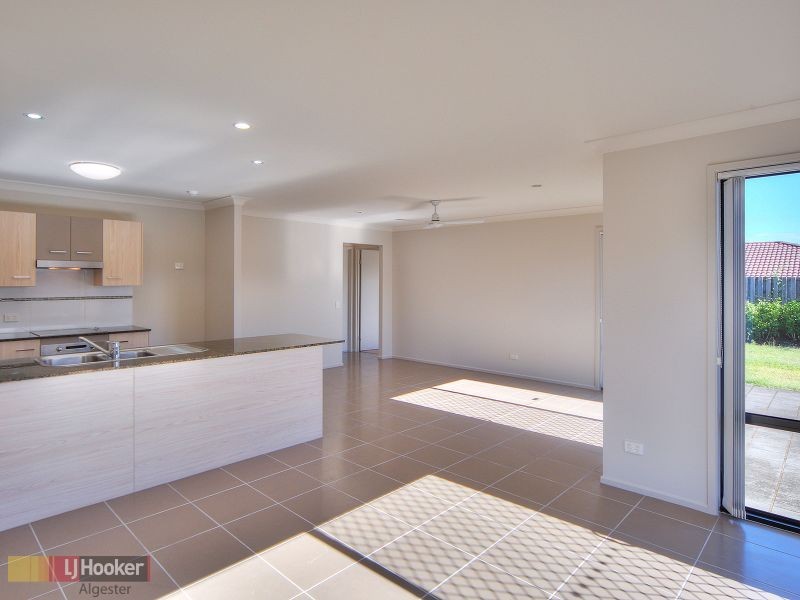 15 Watheroo Place, Parkinson QLD 4115