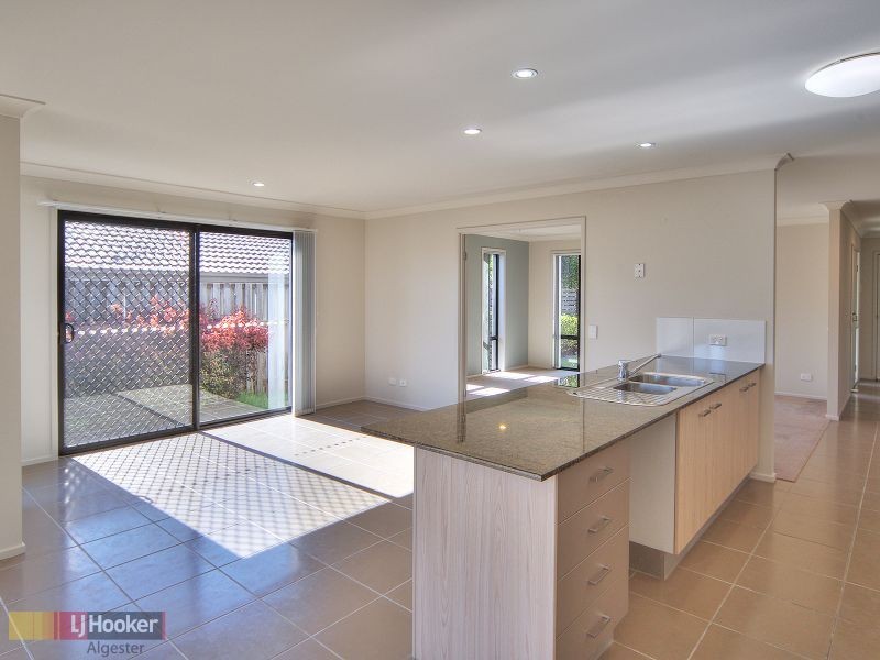 15 Watheroo Place, Parkinson QLD 4115