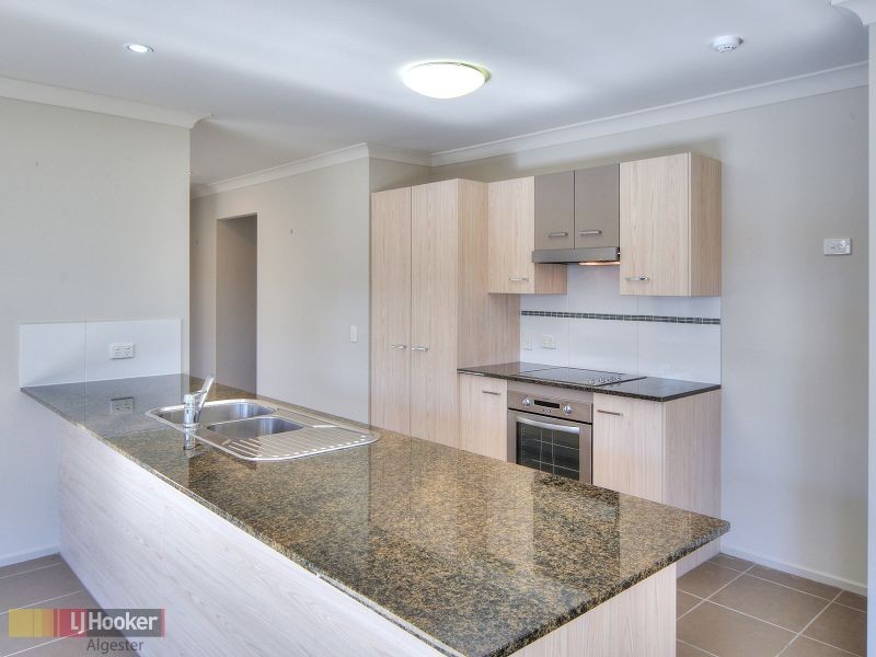 15 Watheroo Place, Parkinson QLD 4115