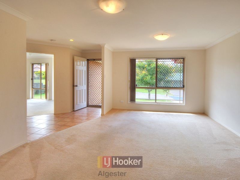 27 Newland Cres, Parkinson QLD 4115