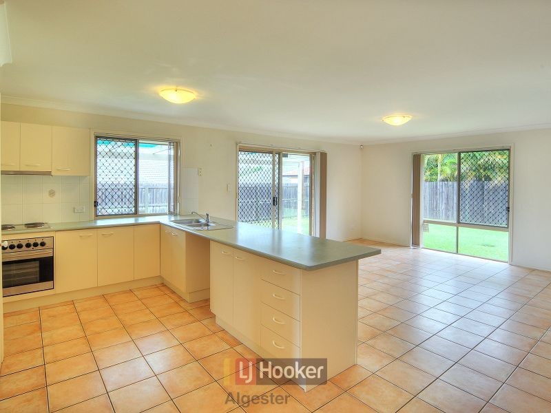 27 Newland Cres, Parkinson QLD 4115