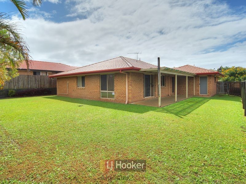 27 Newland Cres, Parkinson QLD 4115