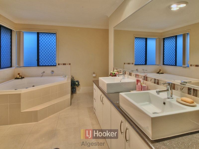 20 Sycamore Close, Calamvale QLD 4116