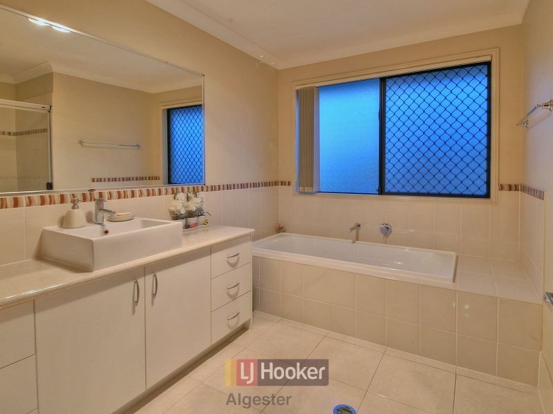 20 Sycamore Close, Calamvale QLD 4116