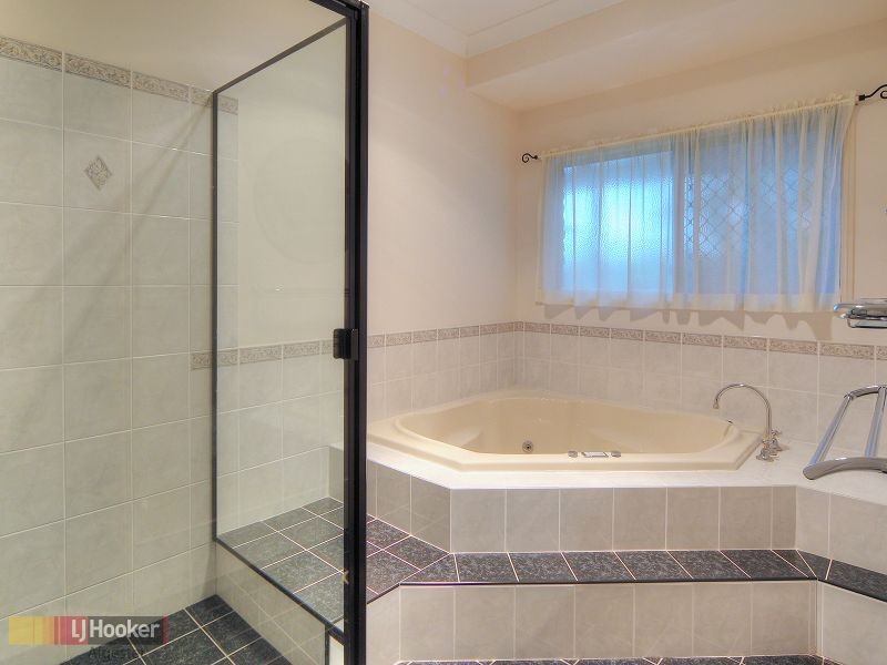 43 Azalea Crescent, Calamvale QLD 4116