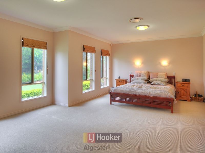 8 Watarrka Drive, Parkinson QLD 4115