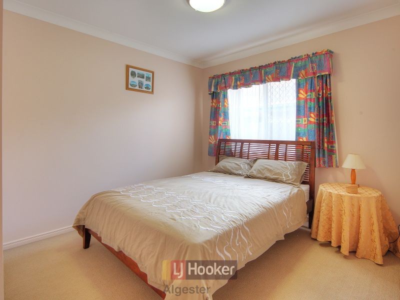 8 Watarrka Drive, Parkinson QLD 4115