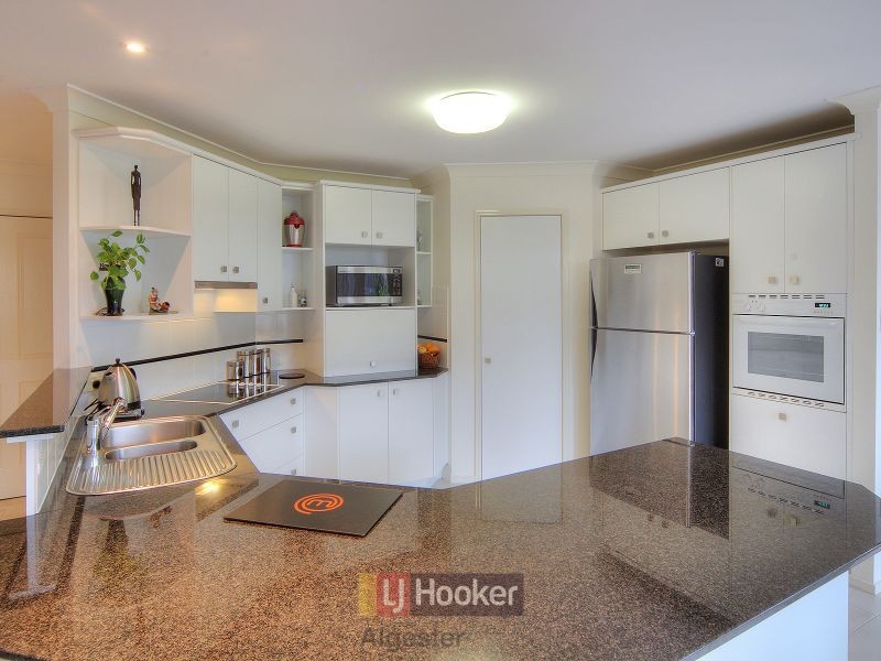 11 Somerset Place, Parkinson QLD 4115