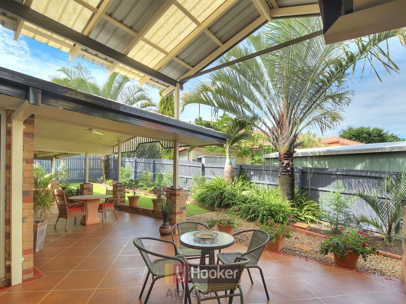 11 Somerset Place, Parkinson QLD 4115