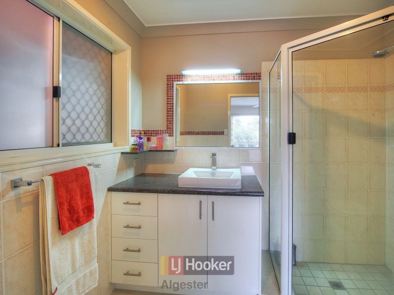 11 Somerset Place, Parkinson QLD 4115