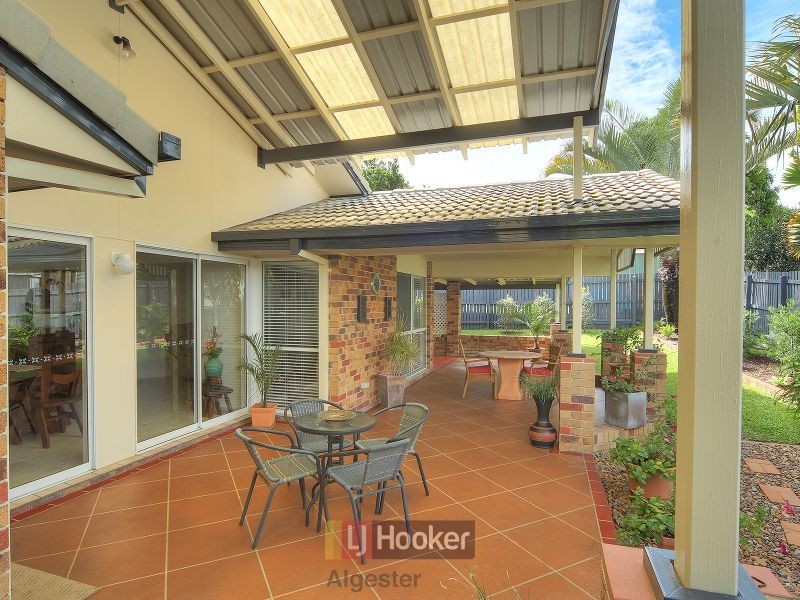 11 Somerset Place, Parkinson QLD 4115