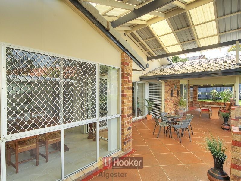 11 Somerset Place, Parkinson QLD 4115