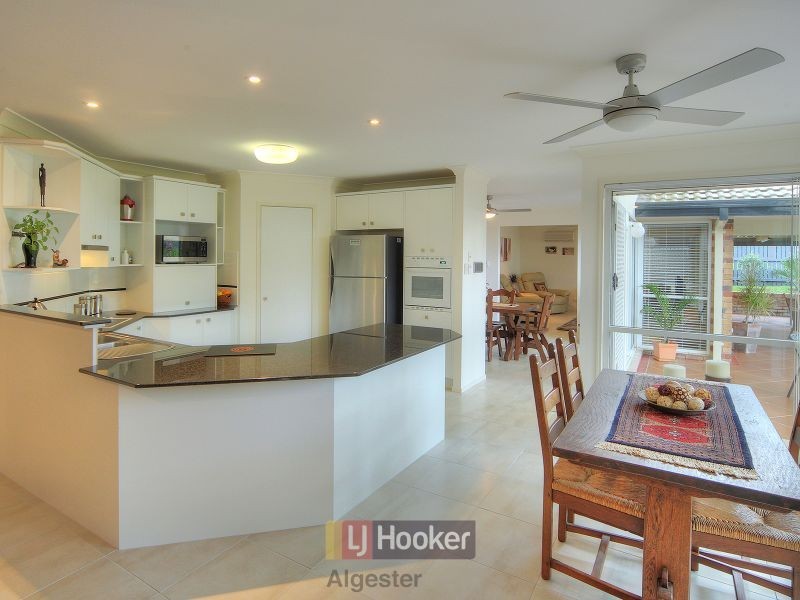 11 Somerset Place, Parkinson QLD 4115