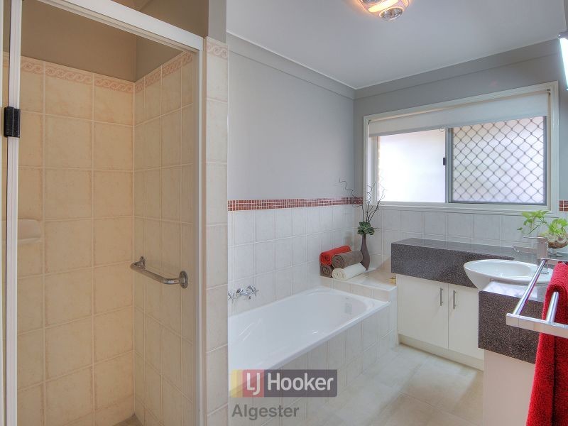 11 Somerset Place, Parkinson QLD 4115
