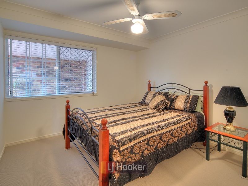 11 Somerset Place, Parkinson QLD 4115