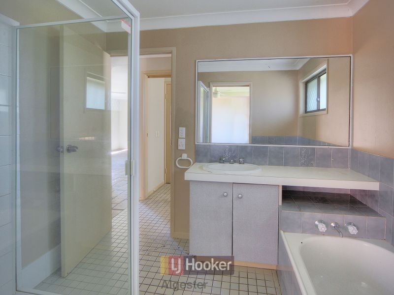 16 Devine Street, Marsden QLD 4132