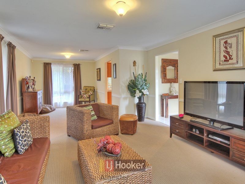 42 Bannockburn Crescent, Parkinson QLD 4115